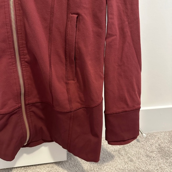 Lululemon Daily Practice Jacket in Wine Berry Size 6 - Picture 3 of 13